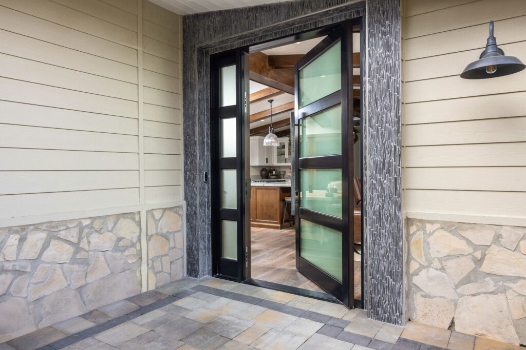 2024 Decor Agoura Sash and Door Inc.